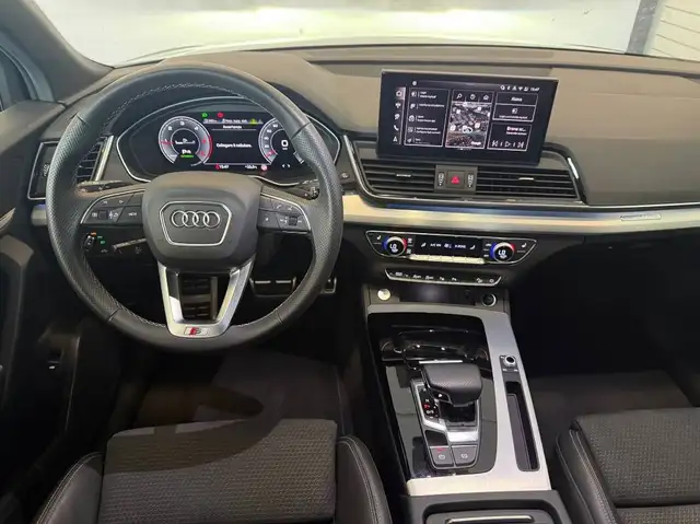 Audi Q5 view 15