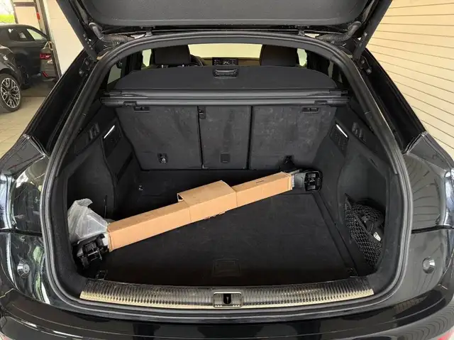 Audi Q5 view 13