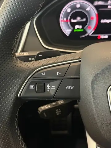 Audi Q5 view 17