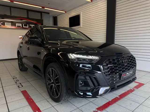 Audi Q5 view 3