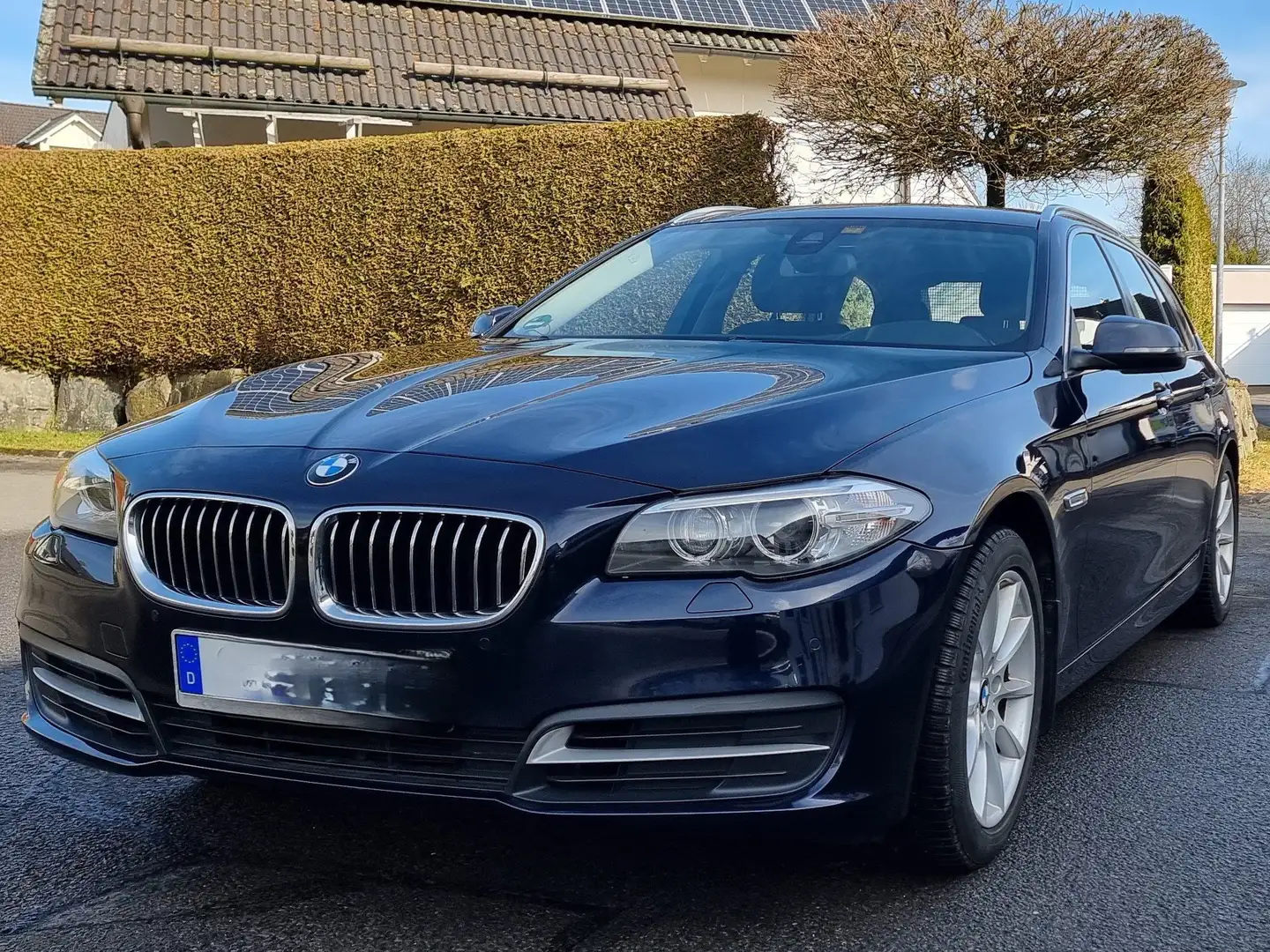 BMW 520 5er Touring Diesel 520d xDrive Touring Aut.Harman. Blau - 1