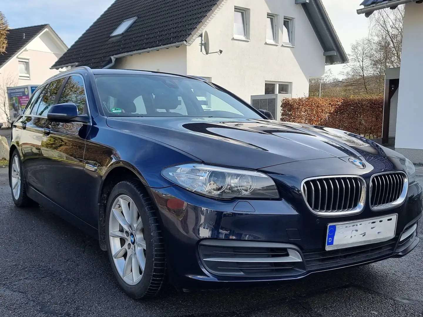 BMW 520 5er Touring Diesel 520d xDrive Touring Aut.Harman. Blau - 2
