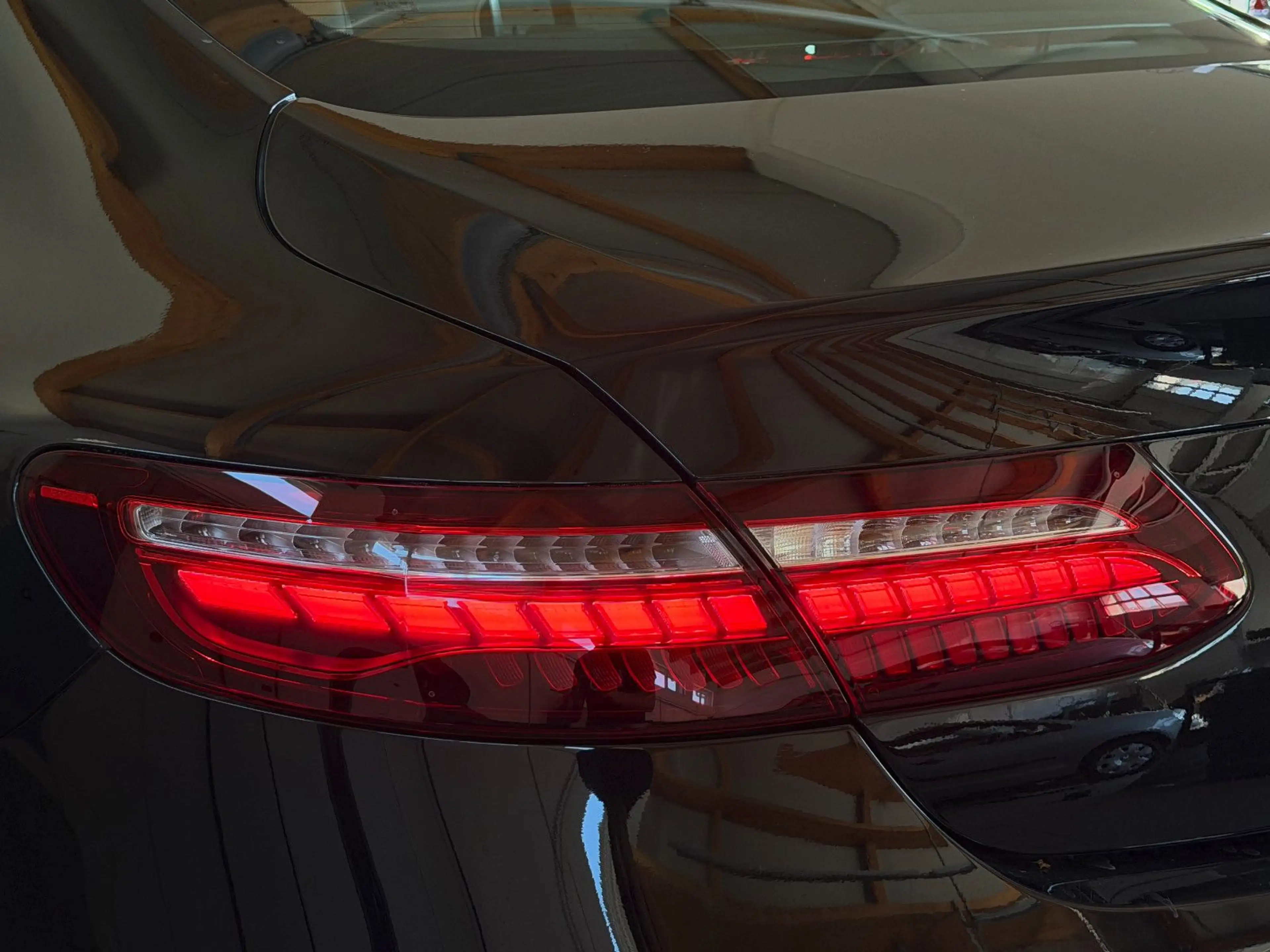 Mercedes-Benz E 450 COUPÉ /AMG/HEAD/PANO/360°/BURM./1.HAND — photo 8