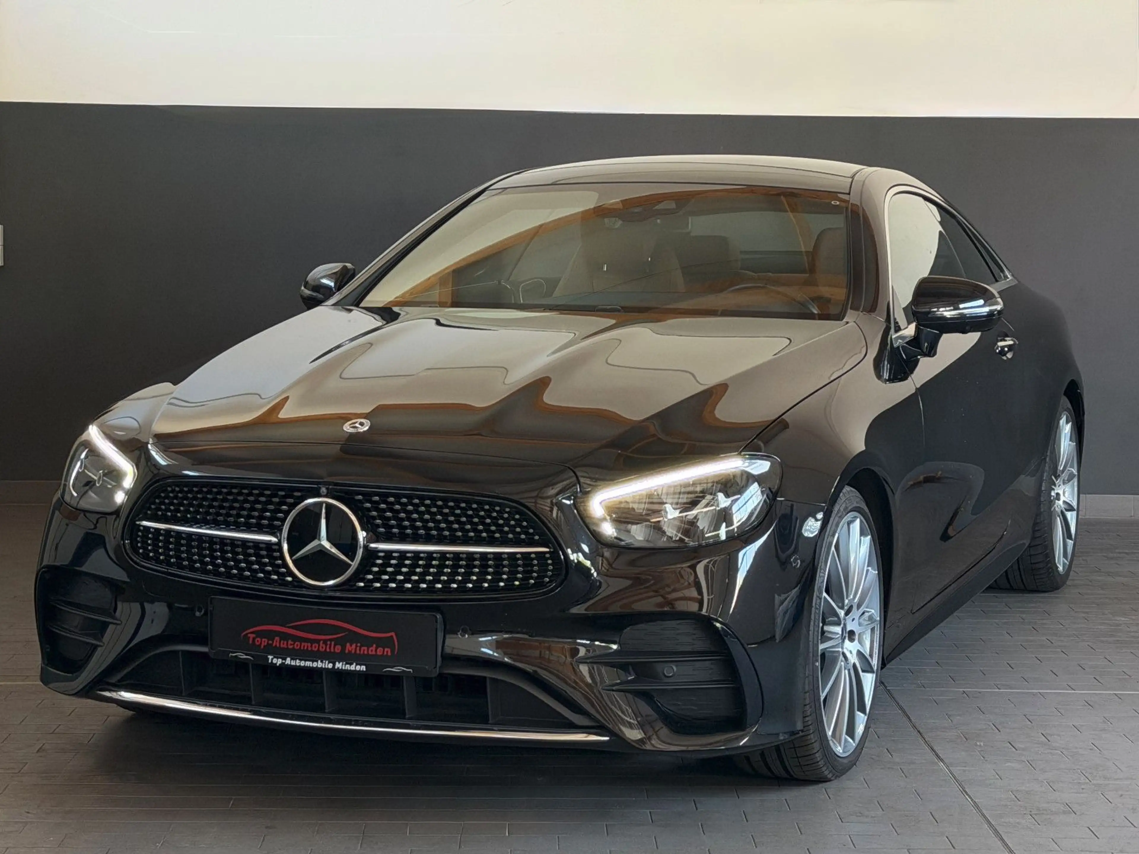 Mercedes-Benz E 450 COUPÉ /AMG/HEAD/PANO/360°/BURM./1.HAND — photo 3