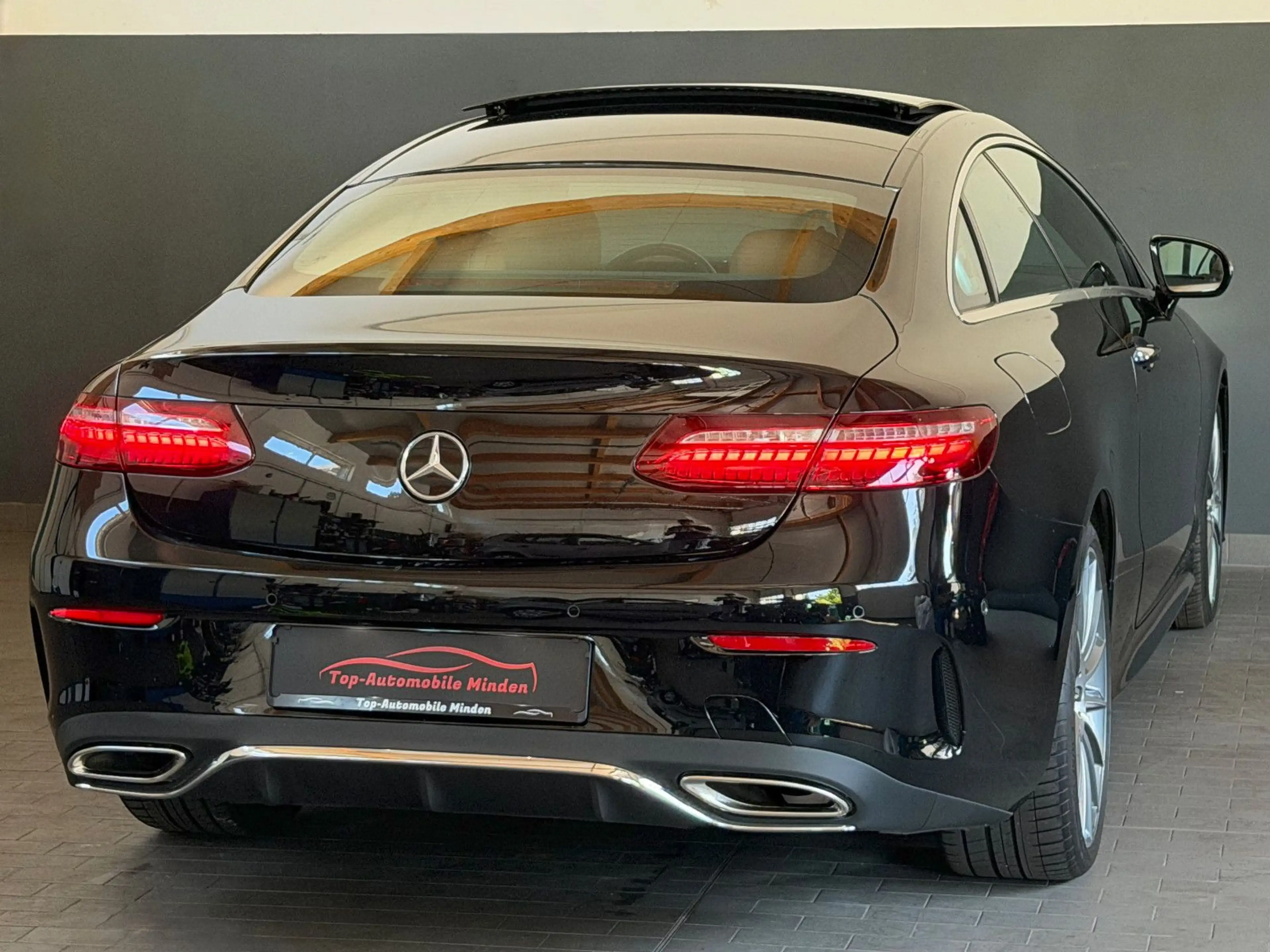 Mercedes-Benz E 450 COUPÉ /AMG/HEAD/PANO/360°/BURM./1.HAND — photo 6