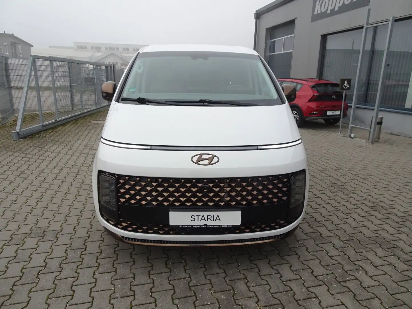 Hyundai STARIA Signature 4WD Blanc - 2
