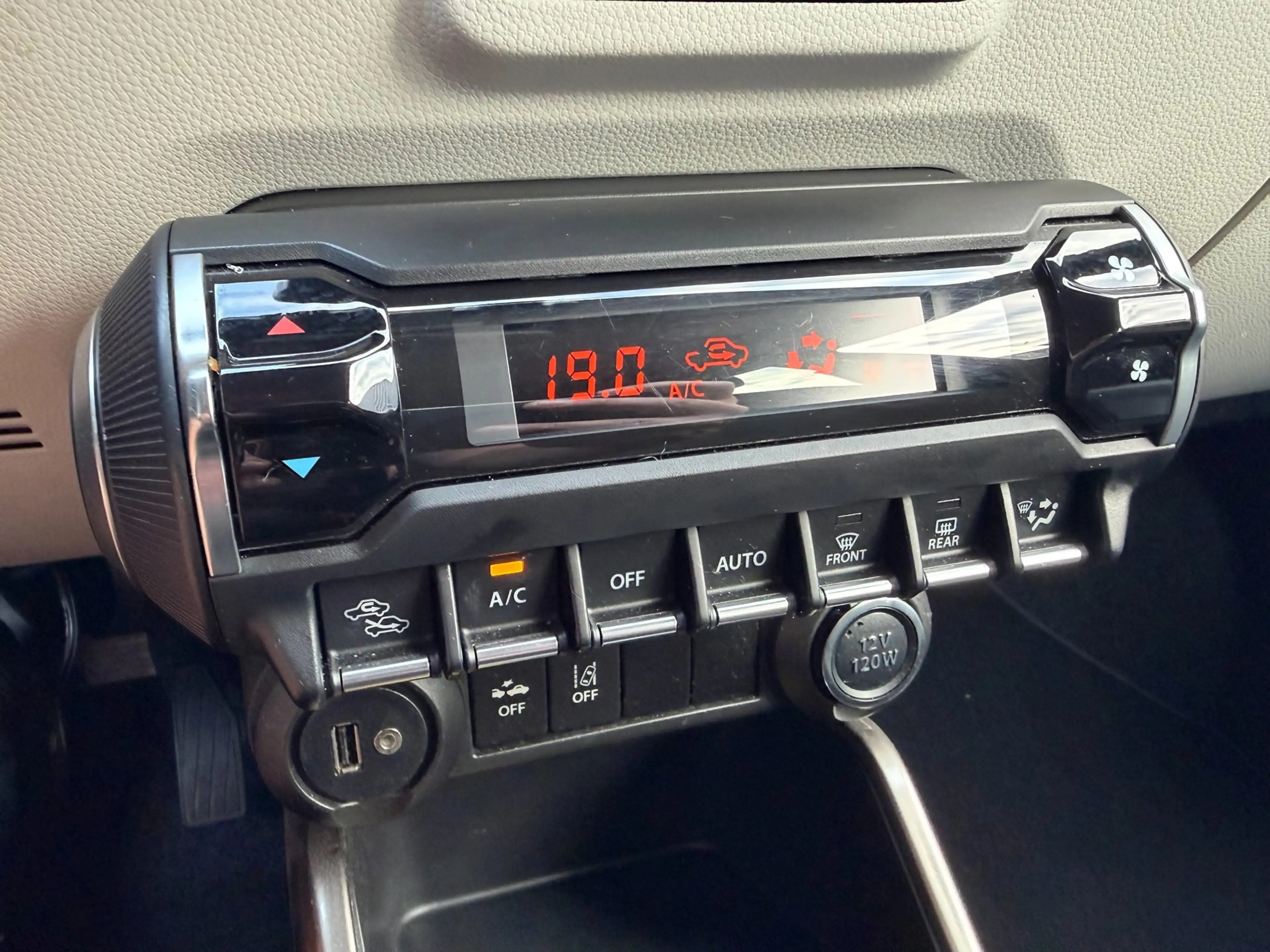 Suzuki Ignis 1.2 Stijl Smart Hybrid, Navi, Camera, Keyless, Cru — photo 14