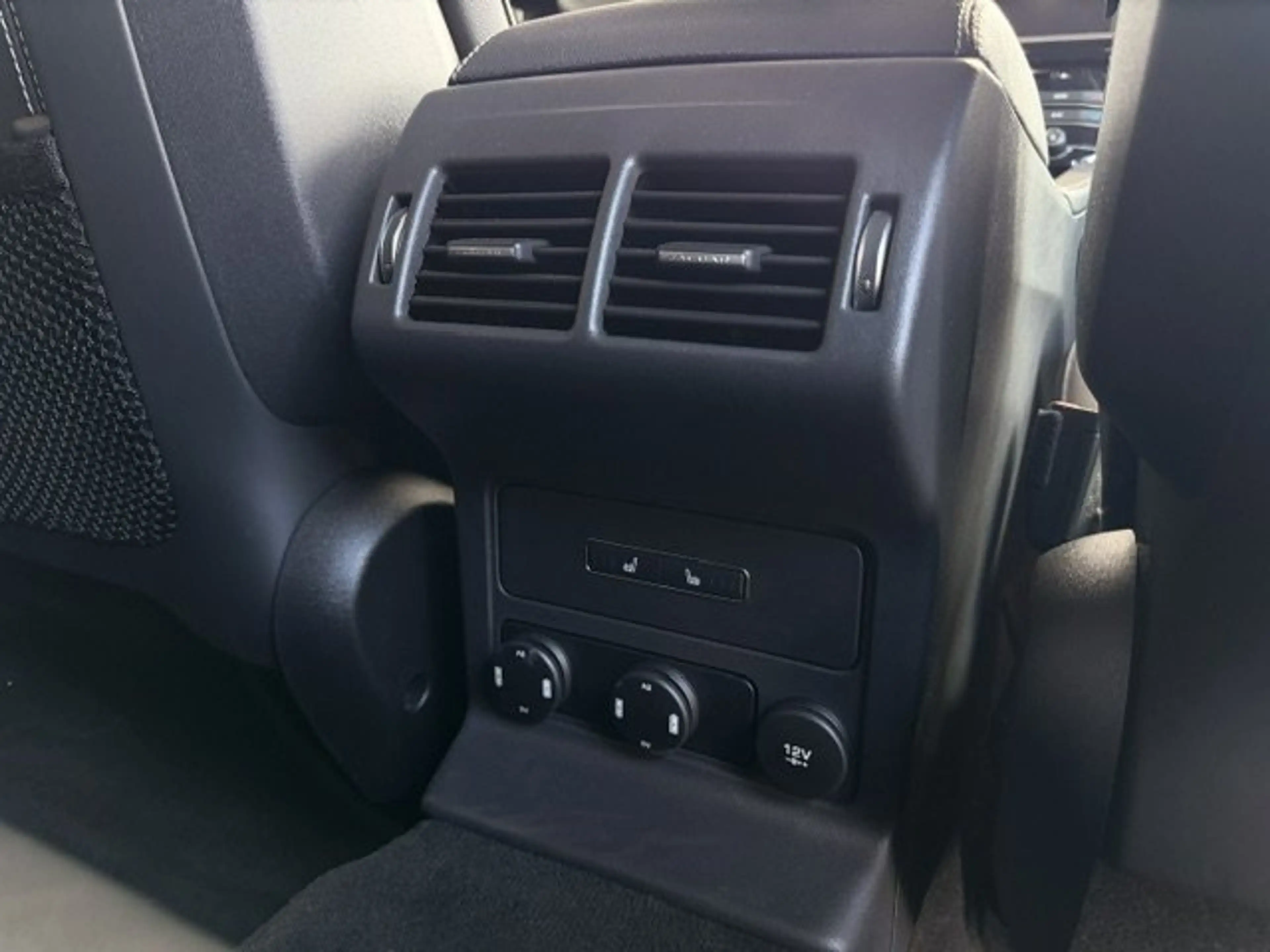 Jaguar F-Pace R-SPORT BENZINE AWD AUTOMAAT-OPEN DAK-SPORT SEATS — photo 14