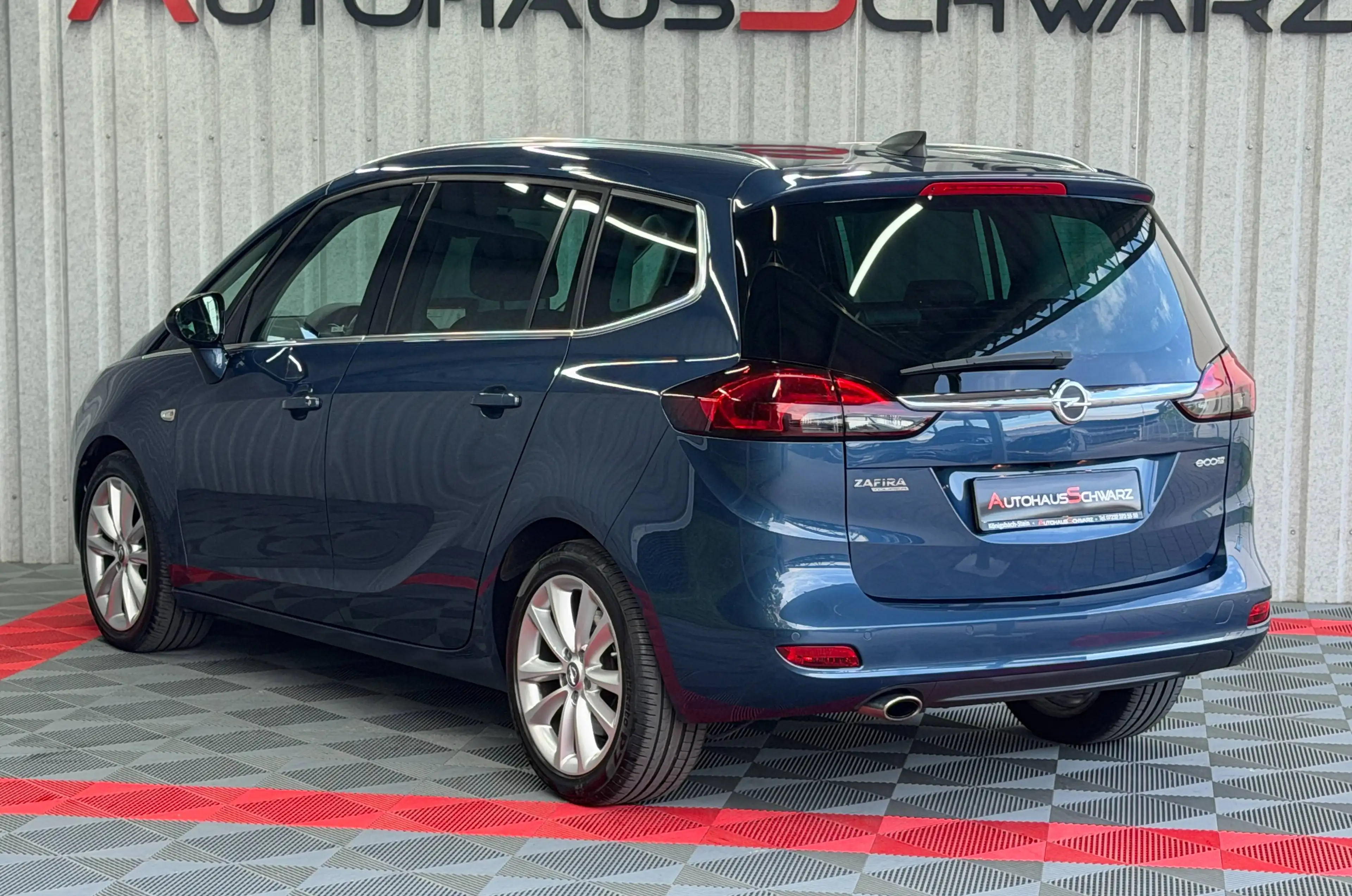 Opel Zafira Tourer Zafira Tourer 7Sitzer LED Leder Kamera Navi Tempo — photo 5