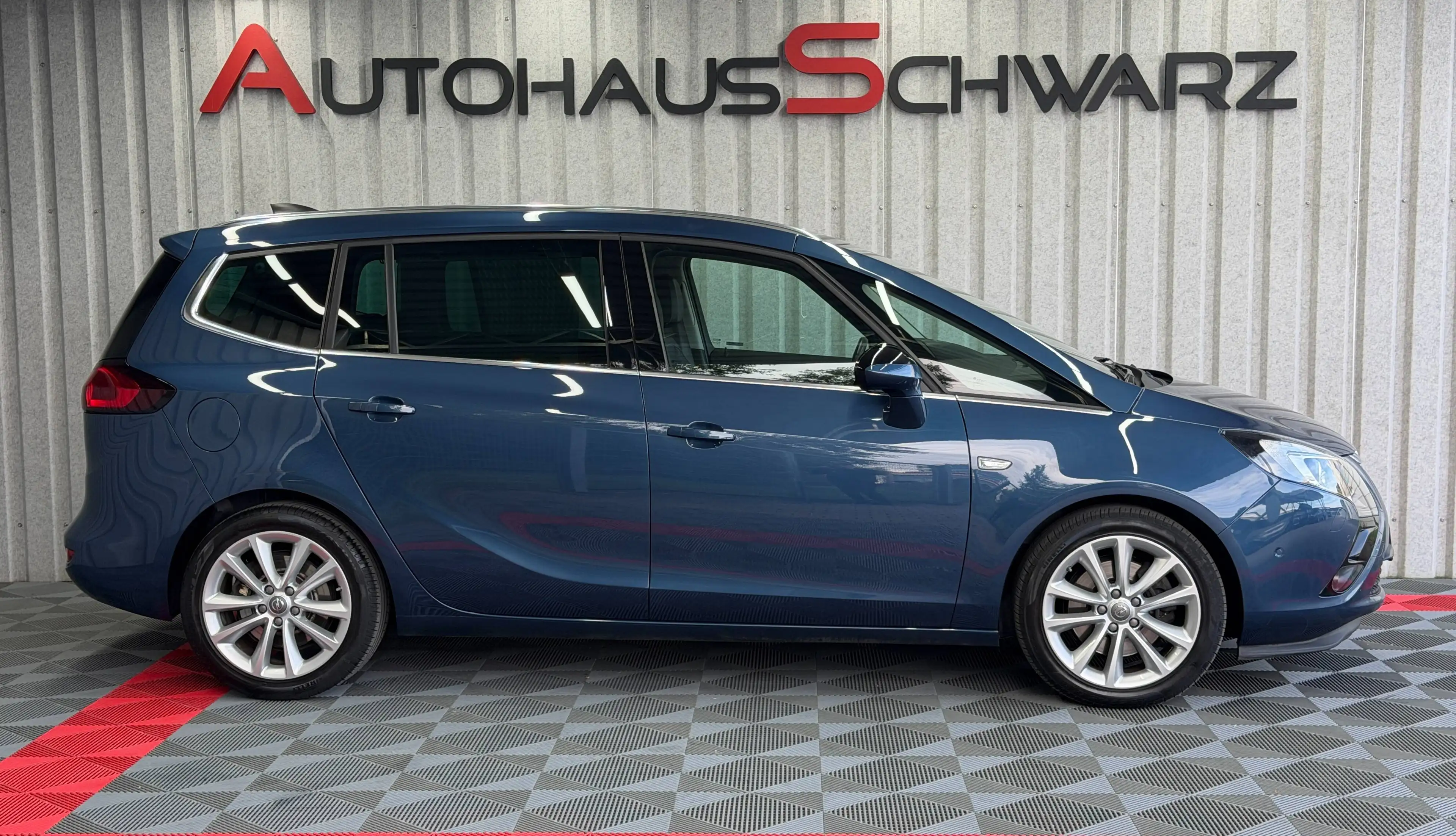 Opel Zafira Tourer Zafira Tourer 7Sitzer LED Leder Kamera Navi Tempo — photo 8