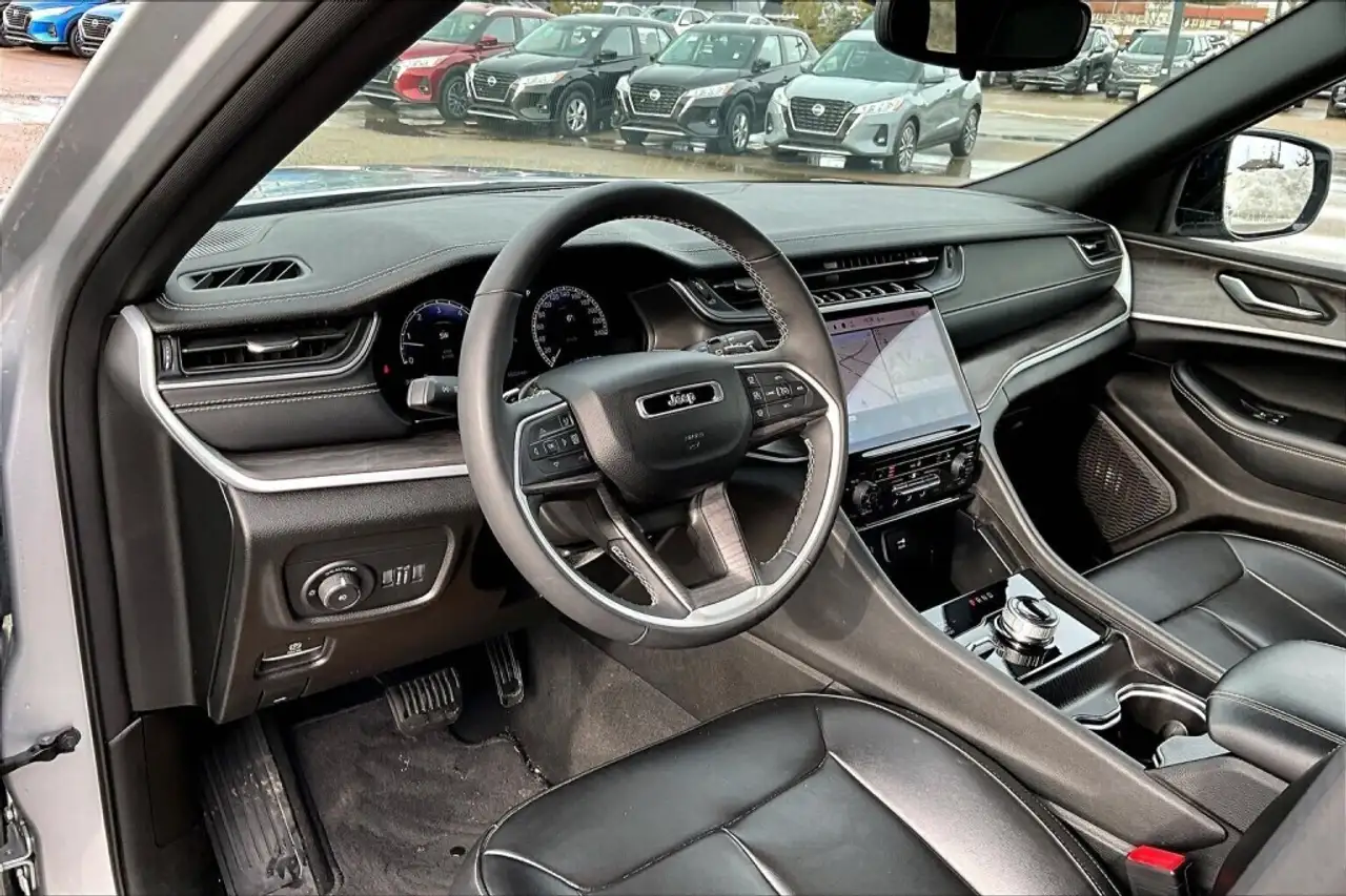 Jeep Grand Cherokee снимка Jeep Grand Cherokee