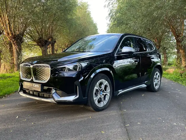 BMW iX1