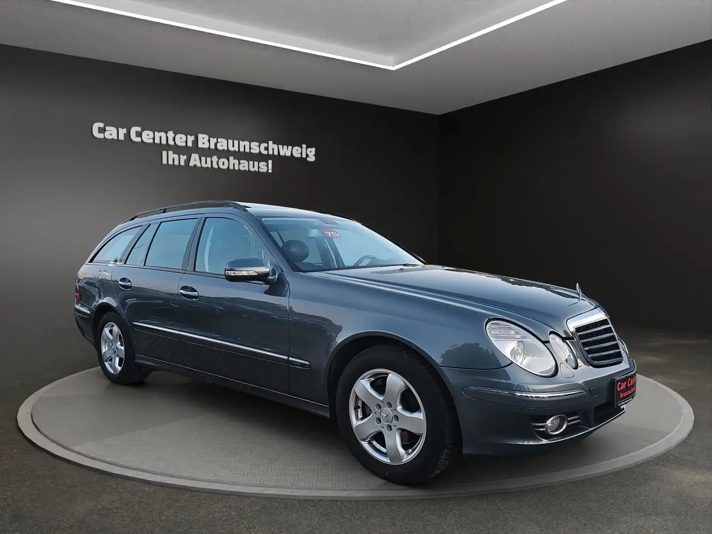 Mercedes-Benz E 320 T CDI AVANTGARDE+S-Dach+AHK Szürke - 2