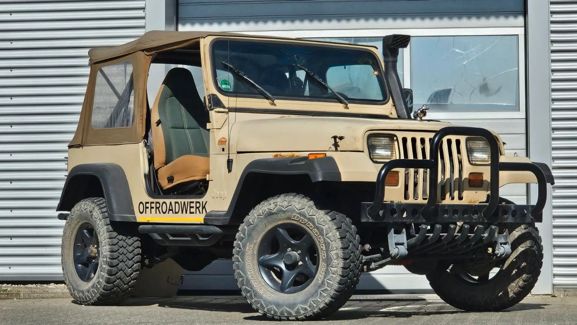 Jeep Wrangler YJ Cabrio Aut. 4.0 6Zyl. H-Zullassung Beige - 1