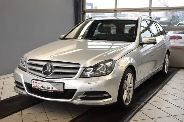 Mercedes-Benz C 200 CGI Elegance Xenon*Automatik*Navi