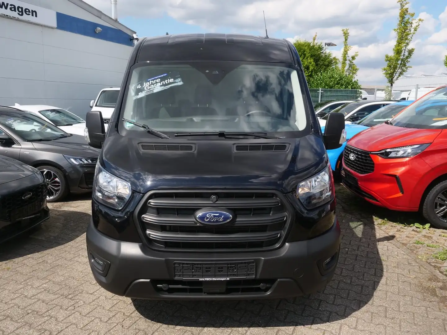 Ford Transit 350 L2H2 Trend Metallic AHK Schwarz - 2