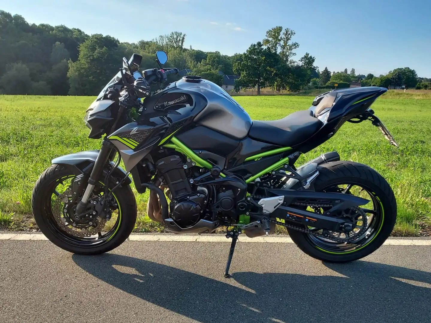 Kawasaki Z 900 Gris - 2