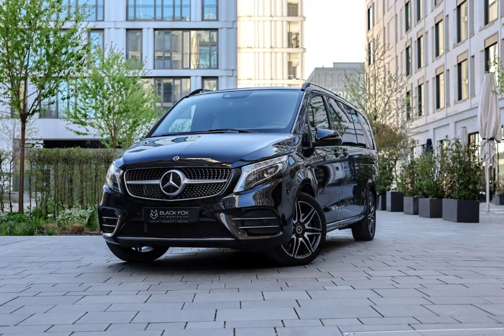 Mercedes-Benz V 300 4MATIC extralang | BURMESTER | VIP LUXURY Noir - 2