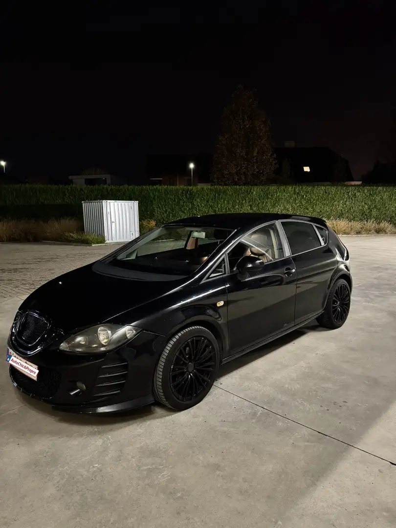 SEAT Leon 1.6 TDi Full black - 2