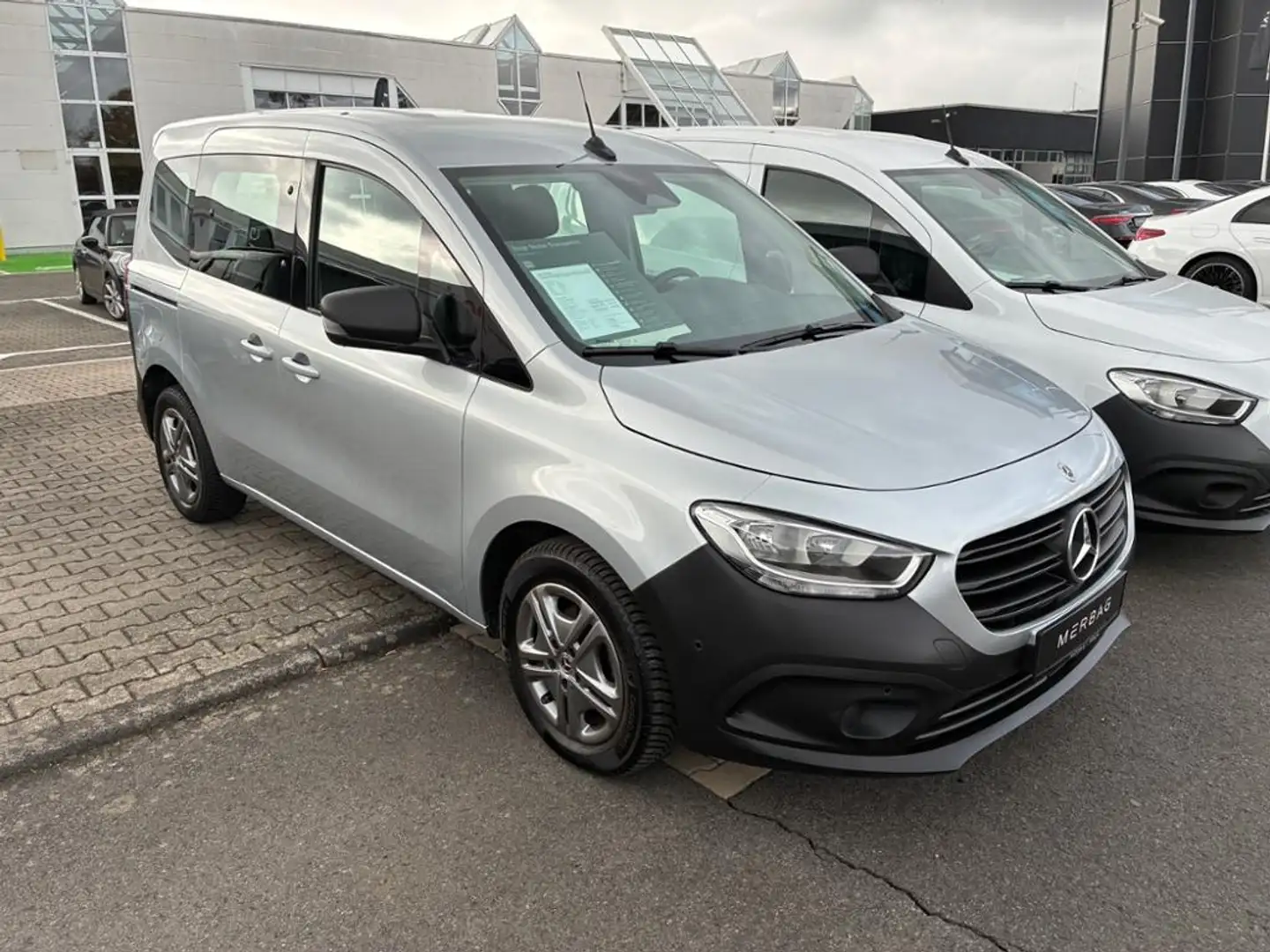 Mercedes-Benz Citan 110 CDI Tourer PRO Standard AHK Navi SHZ Silber - 2