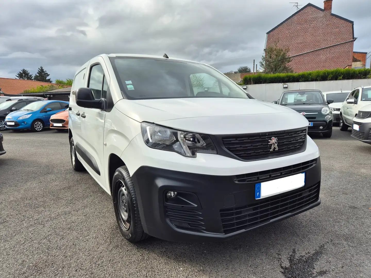 Peugeot Partner PARTNER FOURGON STANDARD BLUEHDI 75 BVM5 PRO Blanc - 1