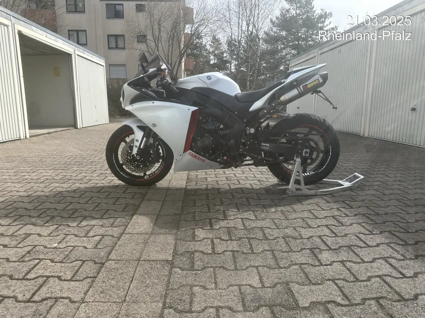Yamaha YZF 1000 RN22 - 2