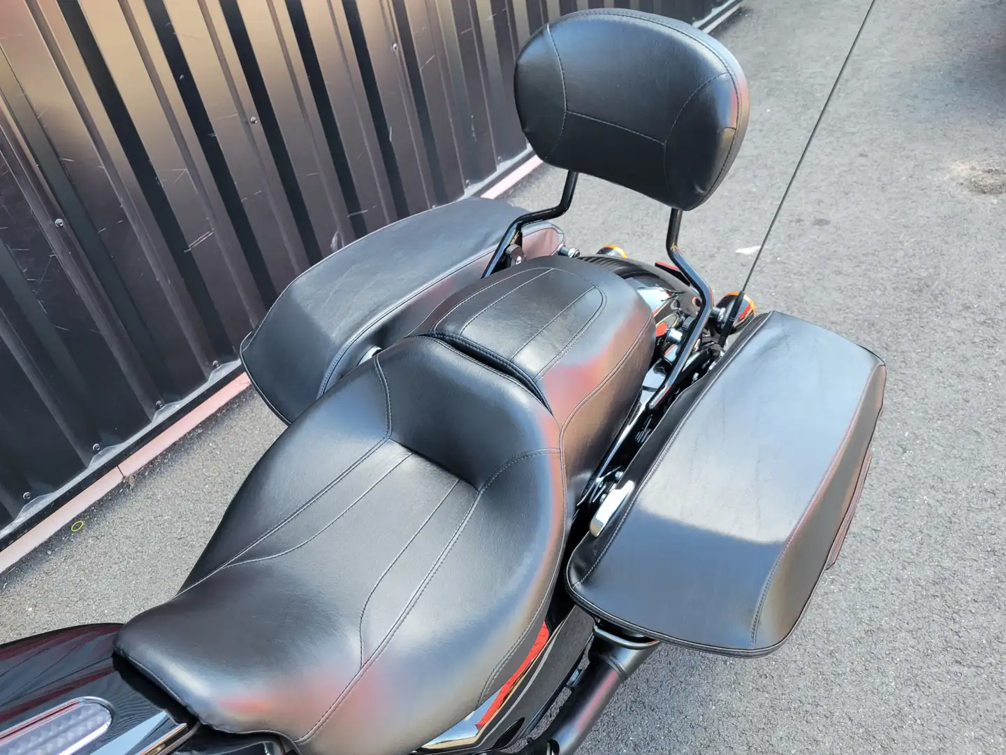 Harley-Davidson Road Glide Noir - 2