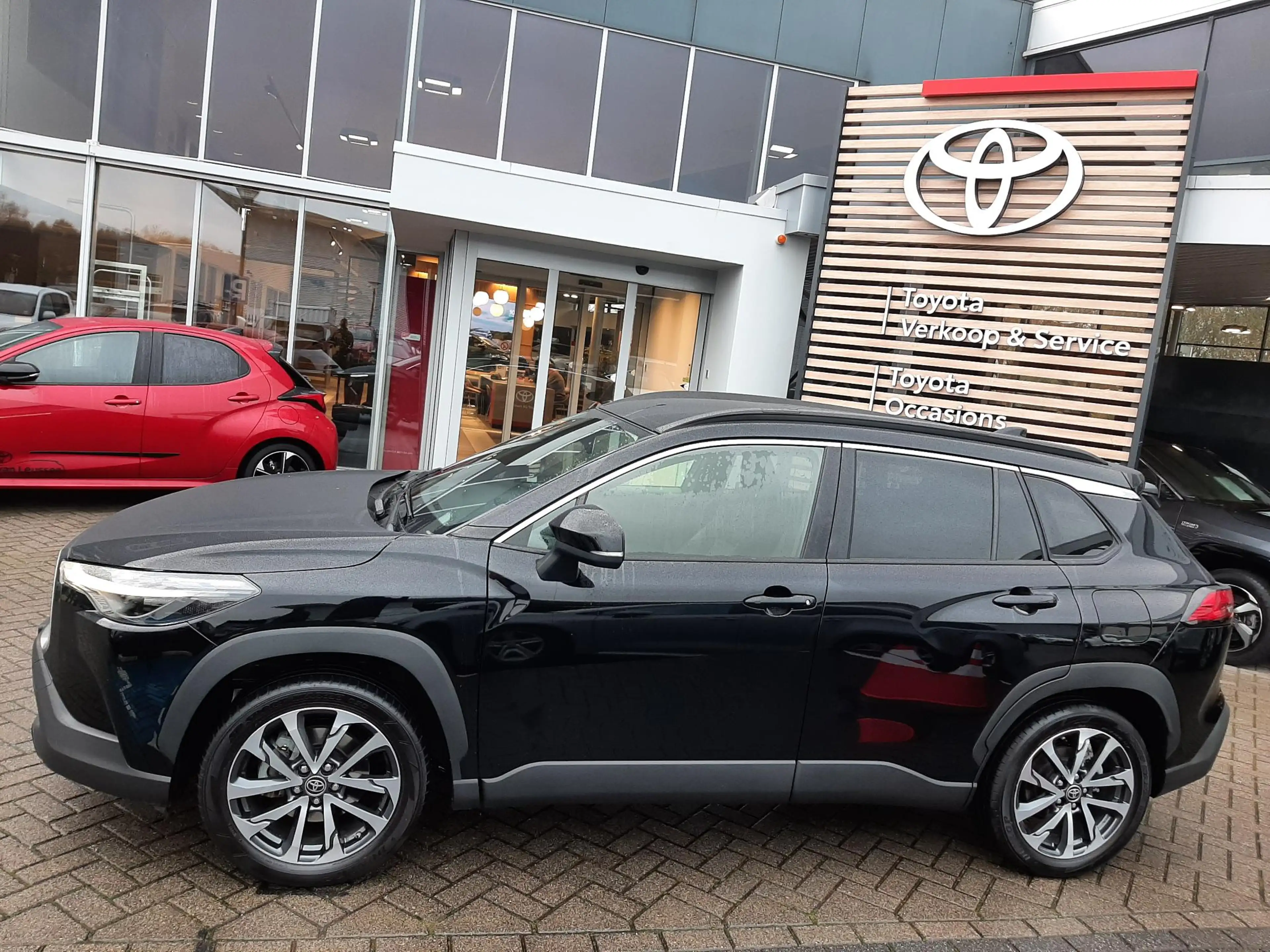 Toyota Corolla Cross 2.0 High Power Hybrid First Edition BLIND-SPOT ELE — photo 4