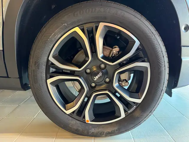 Jeep Avenger view 15