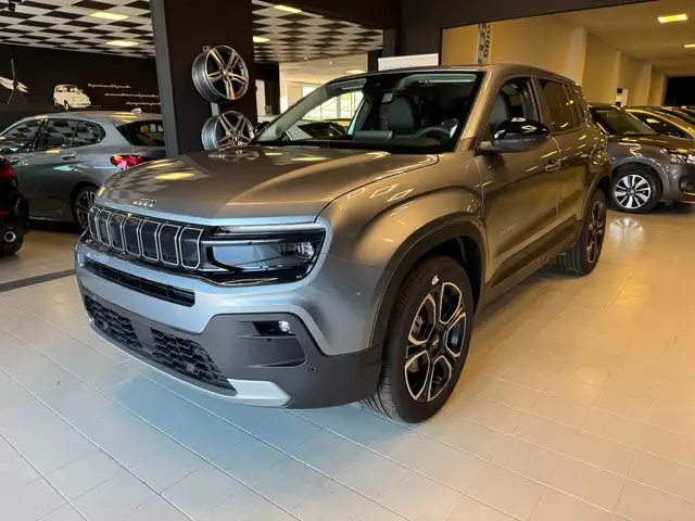 Jeep Avenger view 2