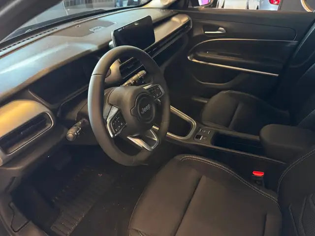 Jeep Avenger view 10