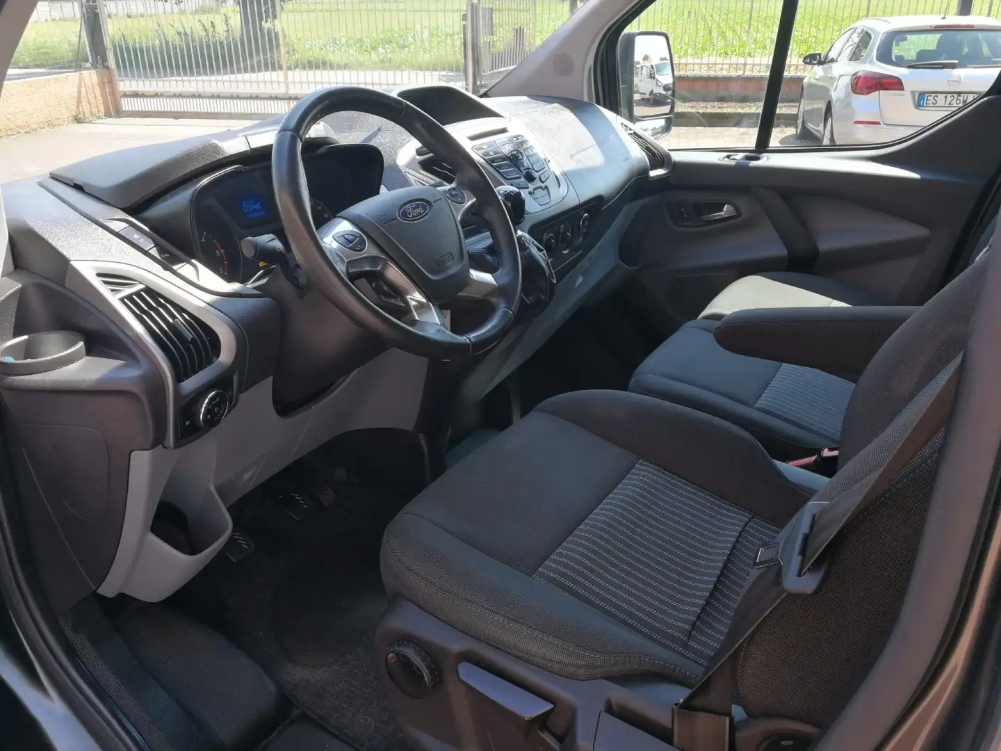 Ford Transit Custom 2.0 TDCi 9 POSTI TAGLIANDATO Gris - 2