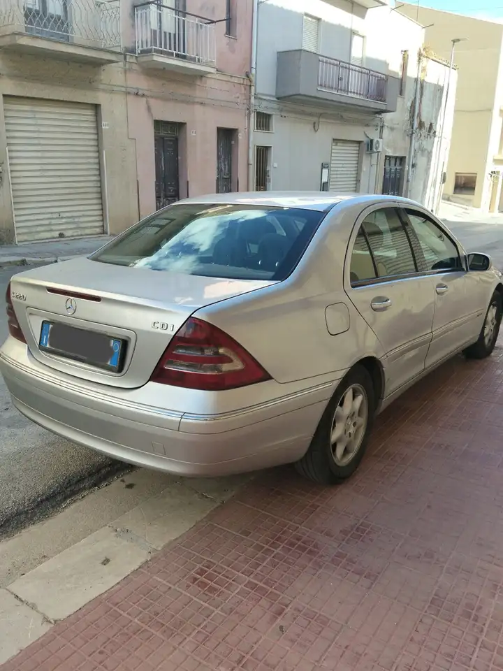 Mercedes-Benz 220, foto 3