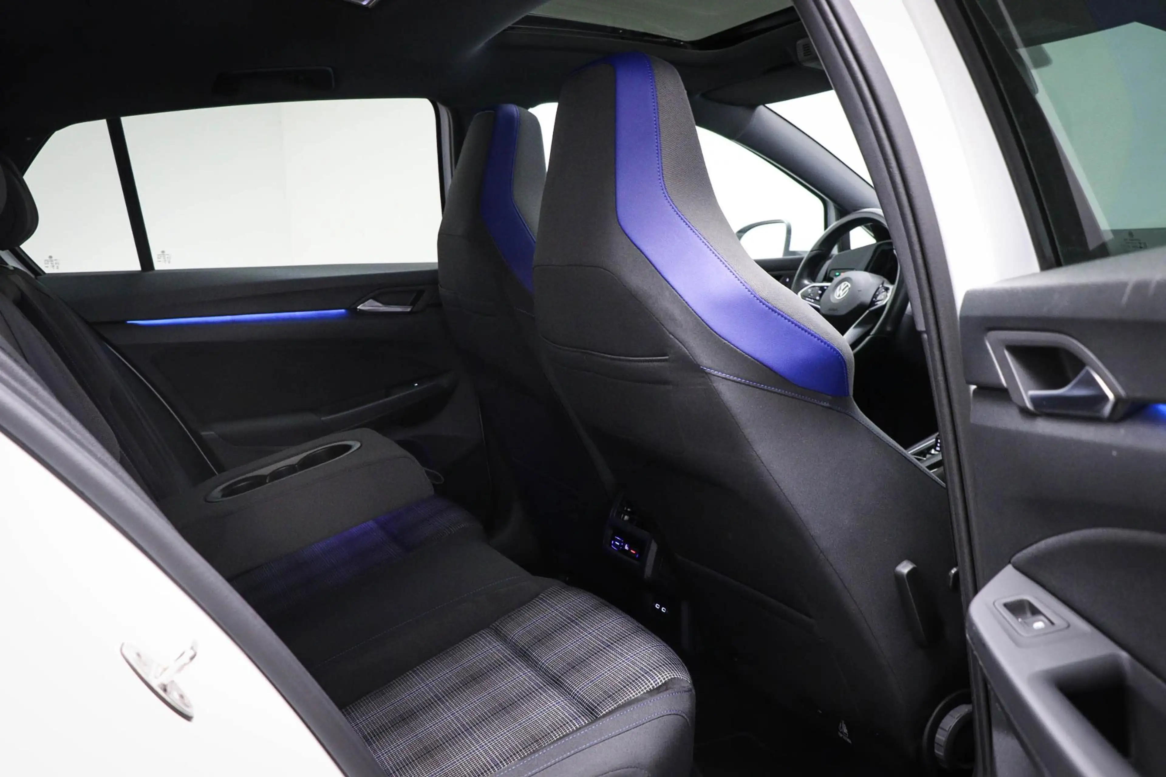 Volkswagen Golf GTE 1.4 eHybrid | WINTER PACK | IQ LIGHT | PANORAMADAK — photo 14