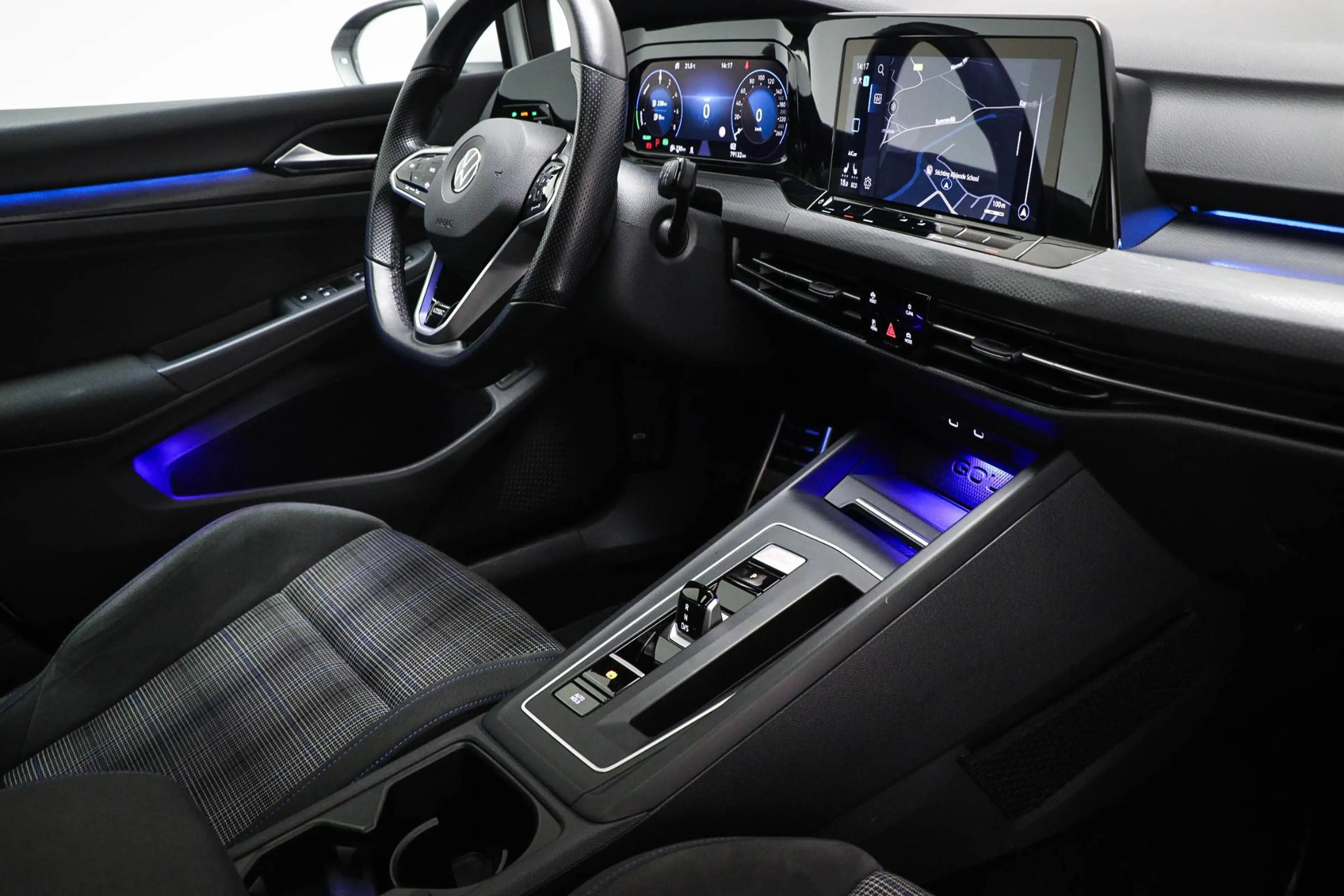 Volkswagen Golf GTE 1.4 eHybrid | WINTER PACK | IQ LIGHT | PANORAMADAK — photo 4