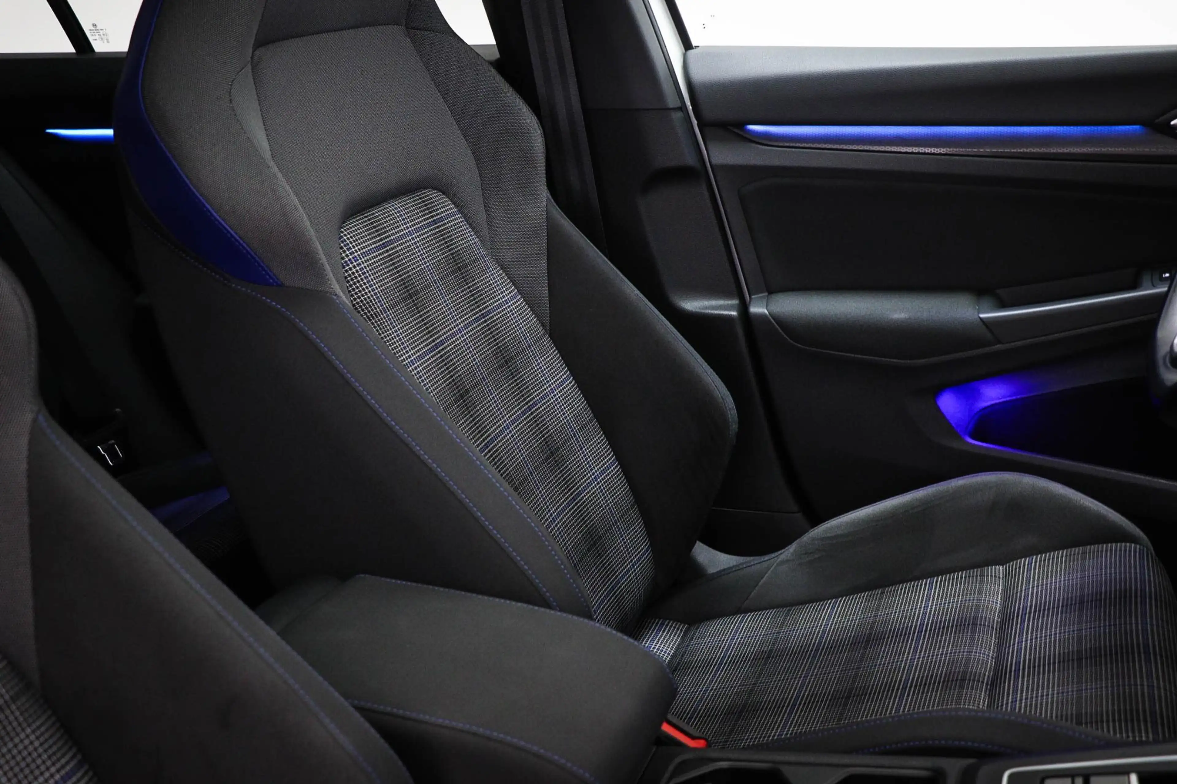 Volkswagen Golf GTE 1.4 eHybrid | WINTER PACK | IQ LIGHT | PANORAMADAK — photo 12