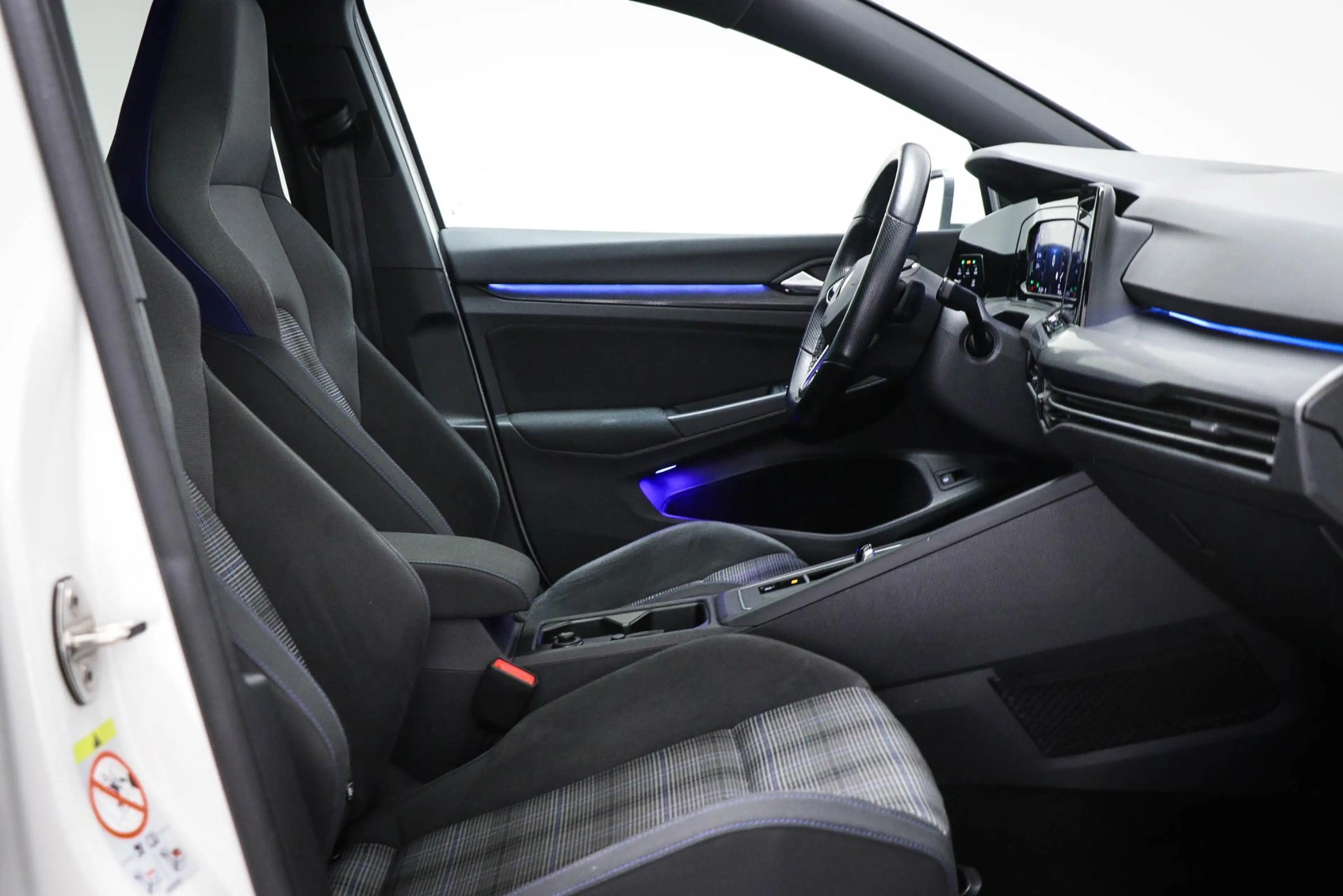 Volkswagen Golf GTE 1.4 eHybrid | WINTER PACK | IQ LIGHT | PANORAMADAK — photo 3
