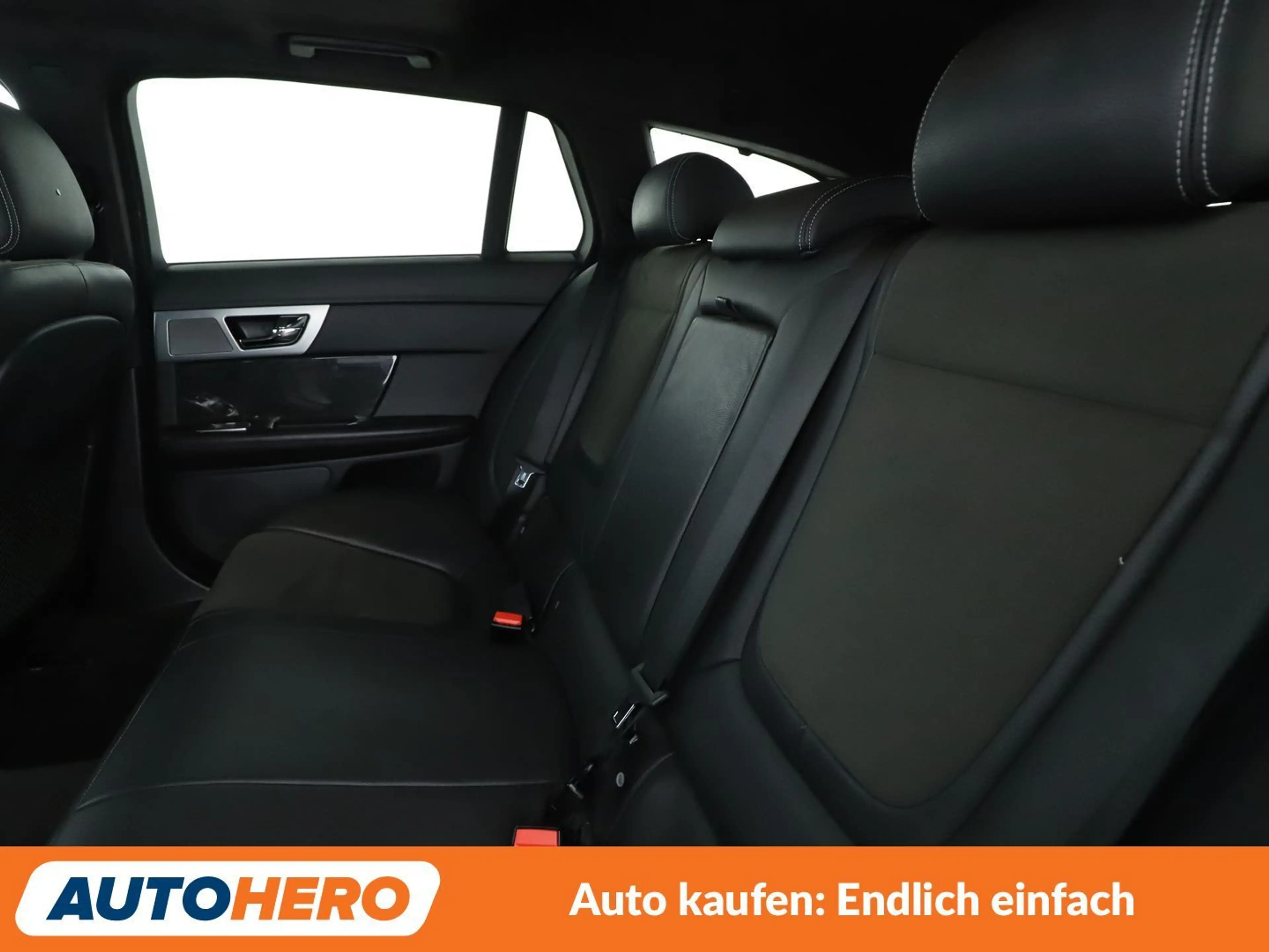 Jaguar XF 3.0 D V6 Aut.*NAVI*BI-XENON*ACC*CAM*PDC*SHZ* — photo 14