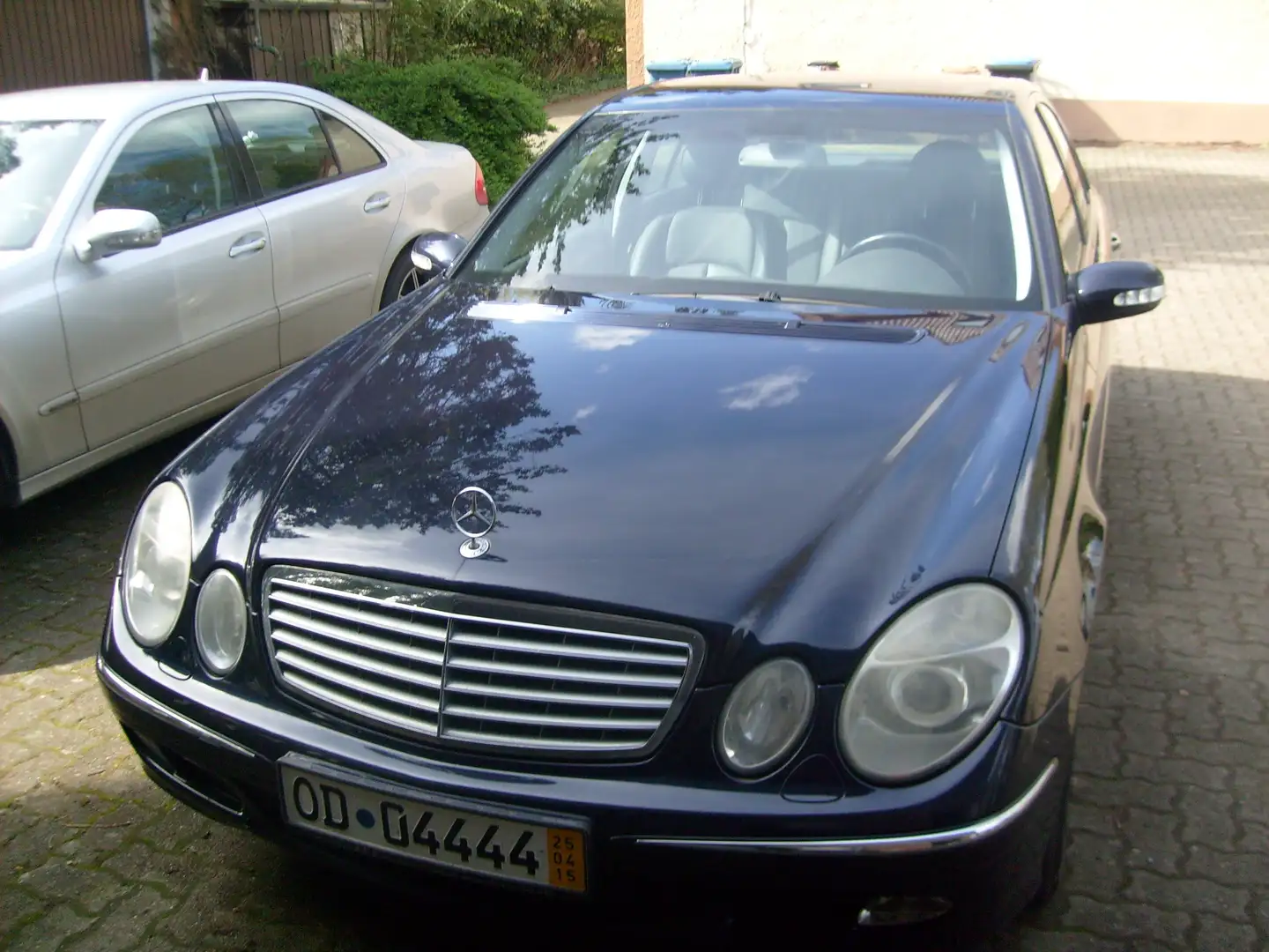 Mercedes-Benz E 320 E 320 Elegance Modrá - 2