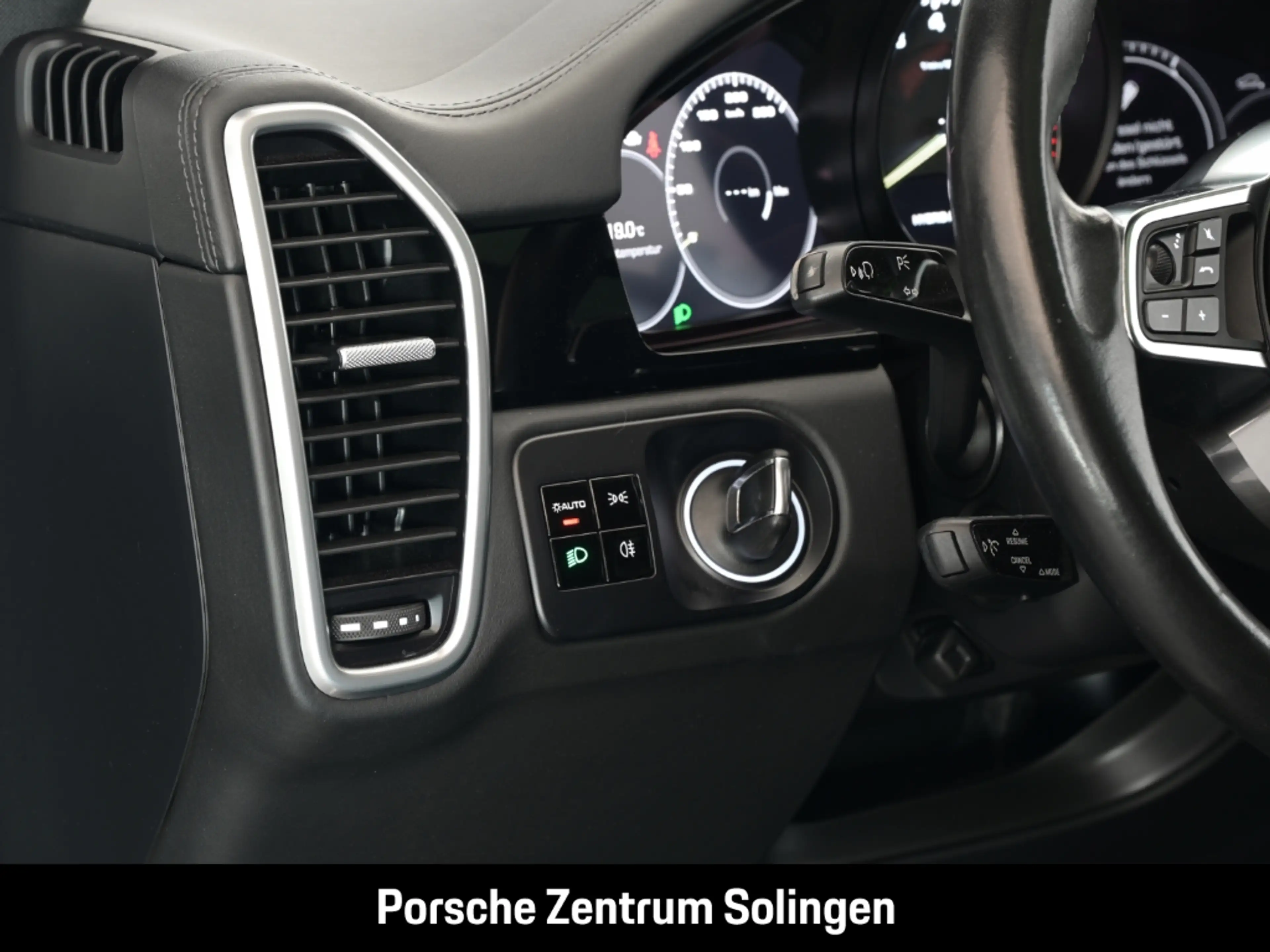 Porsche Cayenne E-Hybrid Matrix Bose Luftfederung SoftClose Panora — photo 15