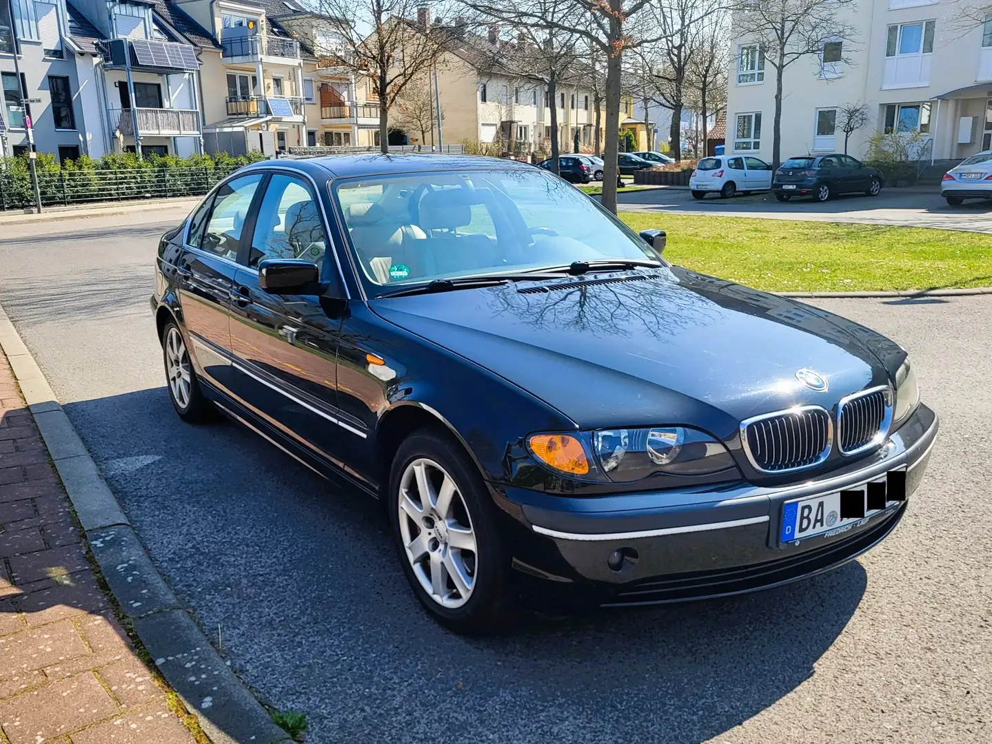 BMW 320 Leder Beige | 6-Zylinder | TÜV + KD + Bremsen NEU Чорний - 2