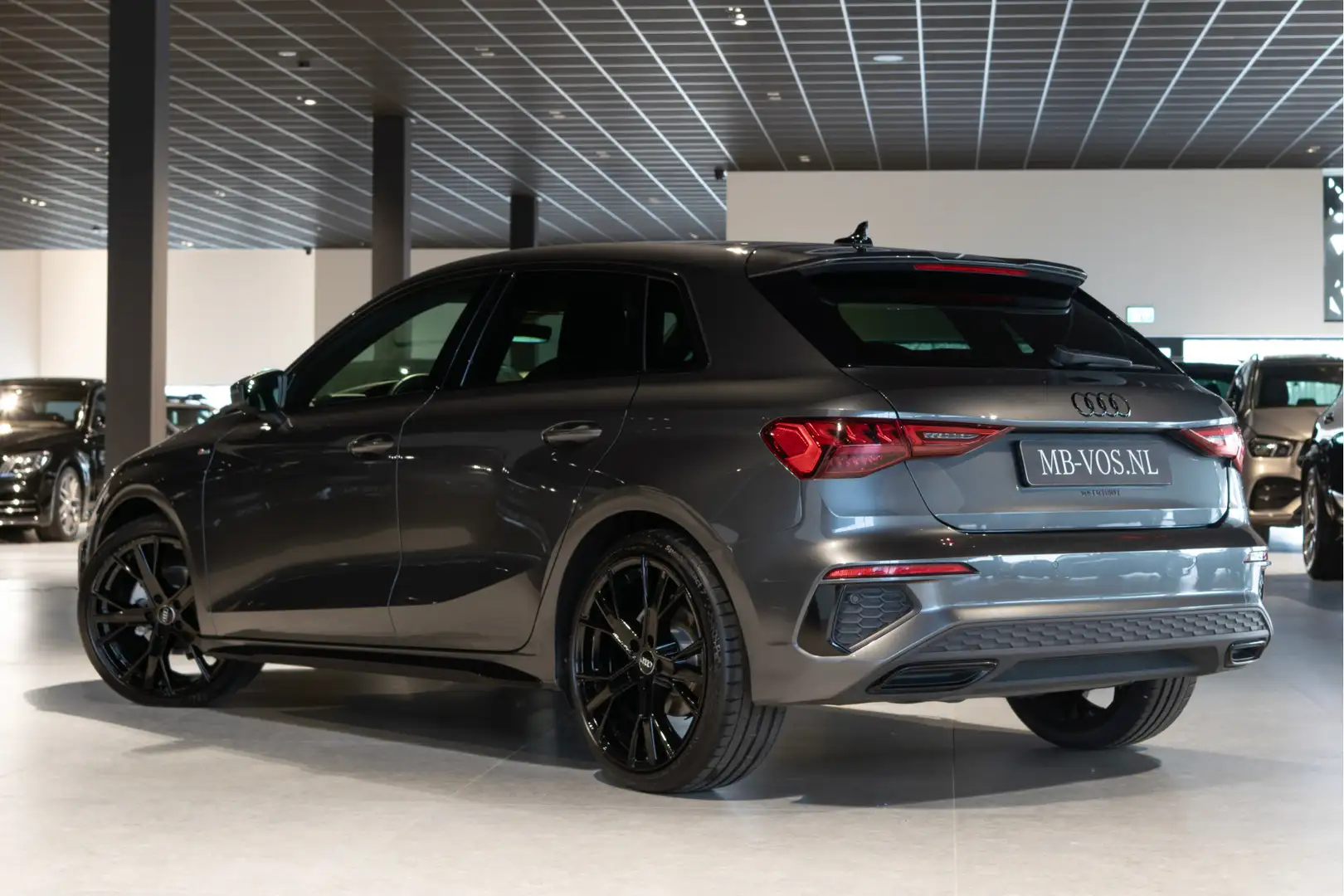 Audi A3 Sportback 30 TFSI S-Line Edition Blackline|Virtual Grau - 2