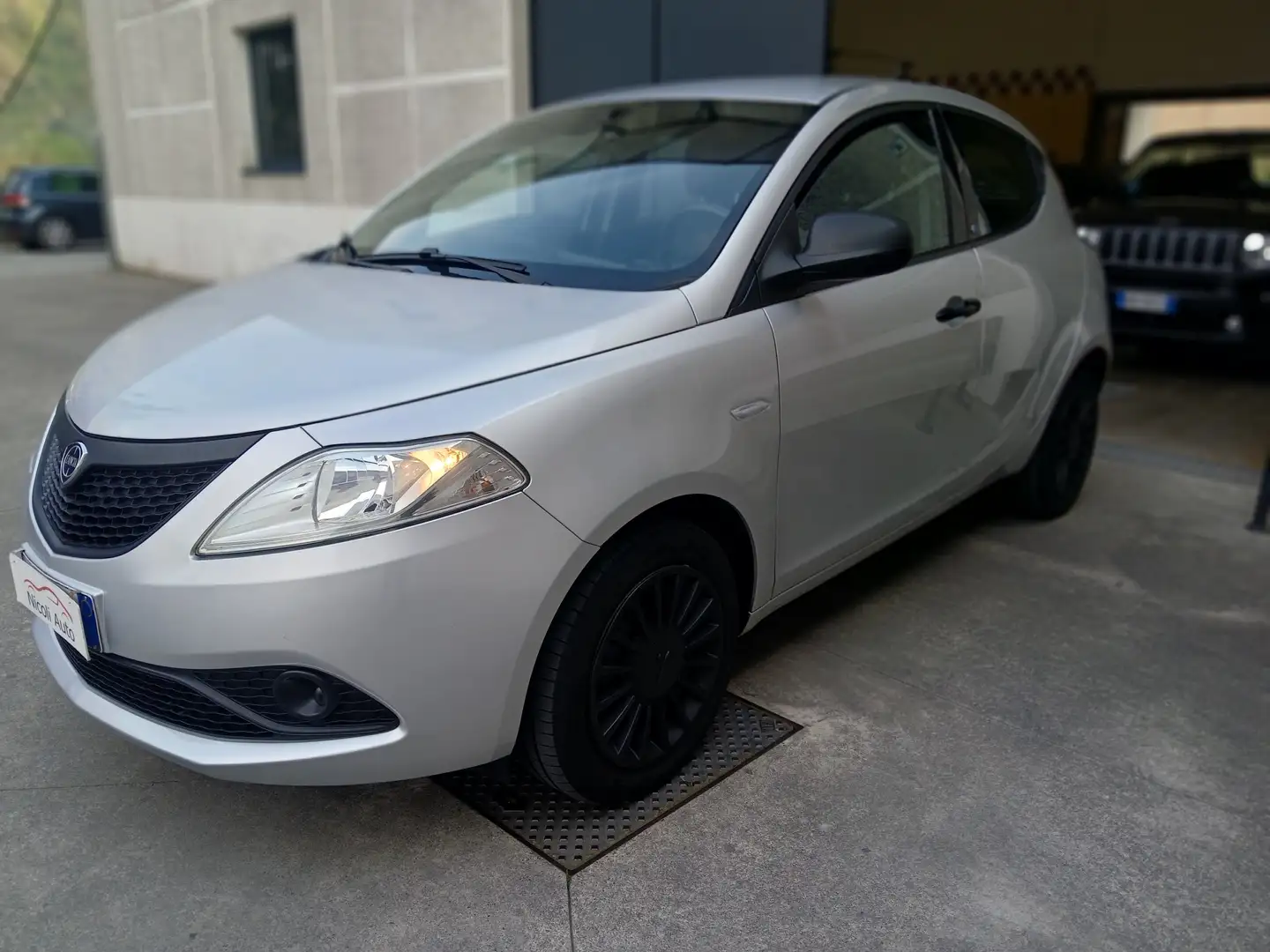 Lancia Ypsilon Ypsilon 1.2 Elefantino Blu iva esposta Zilver - 1