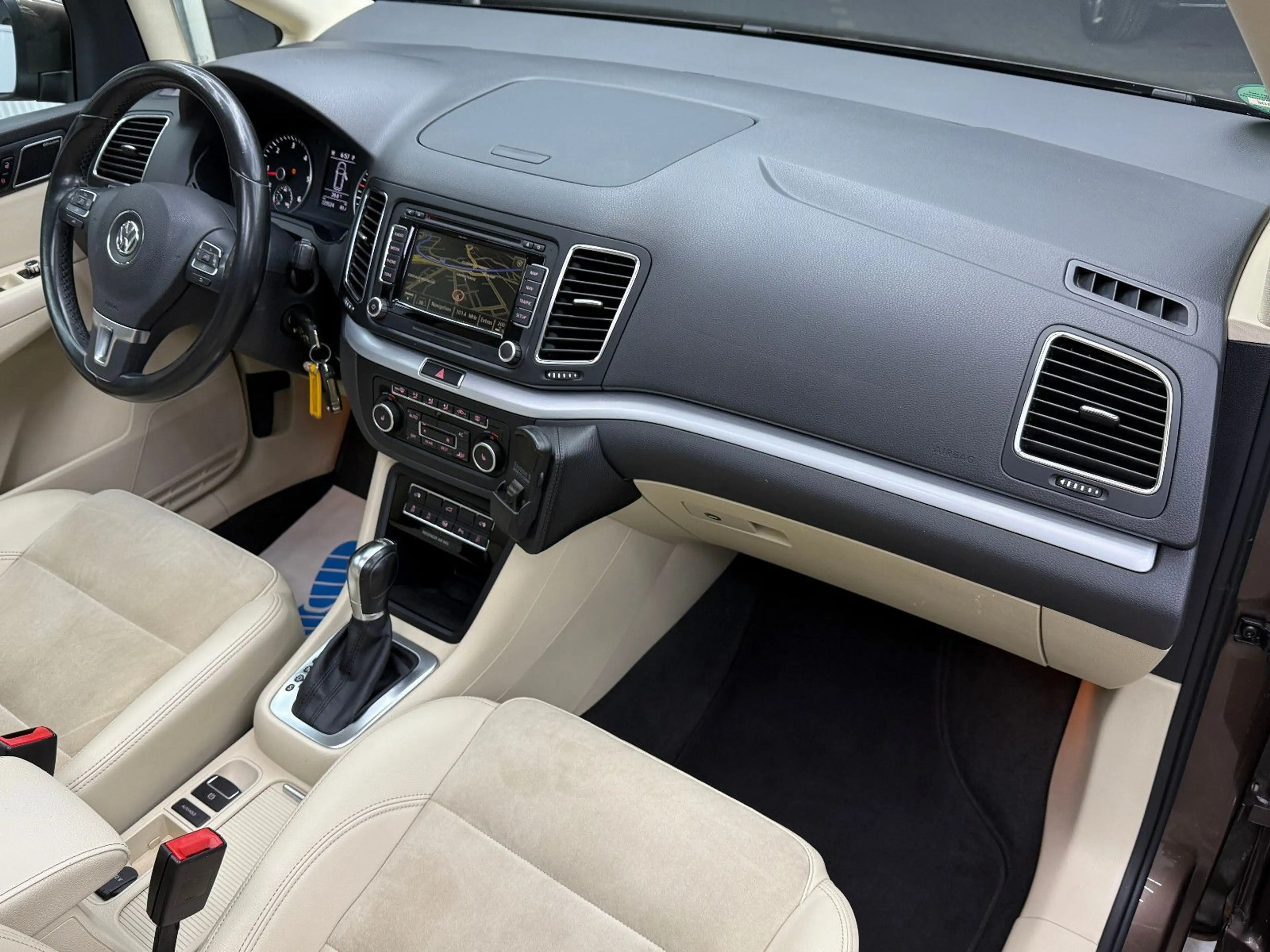 Volkswagen Sharan 2.0 TDI Highline 7-Sitzer DSG Xenon Pano — photo 9