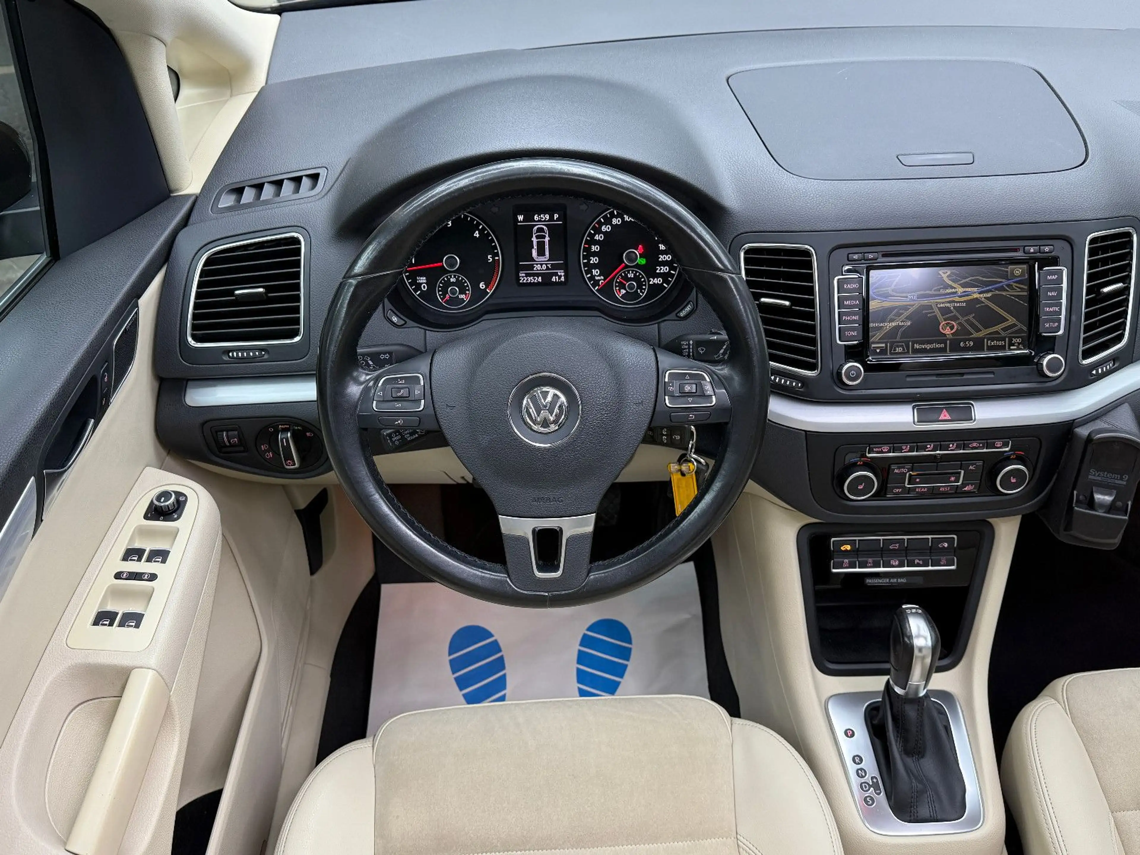 Volkswagen Sharan 2.0 TDI Highline 7-Sitzer DSG Xenon Pano — photo 11