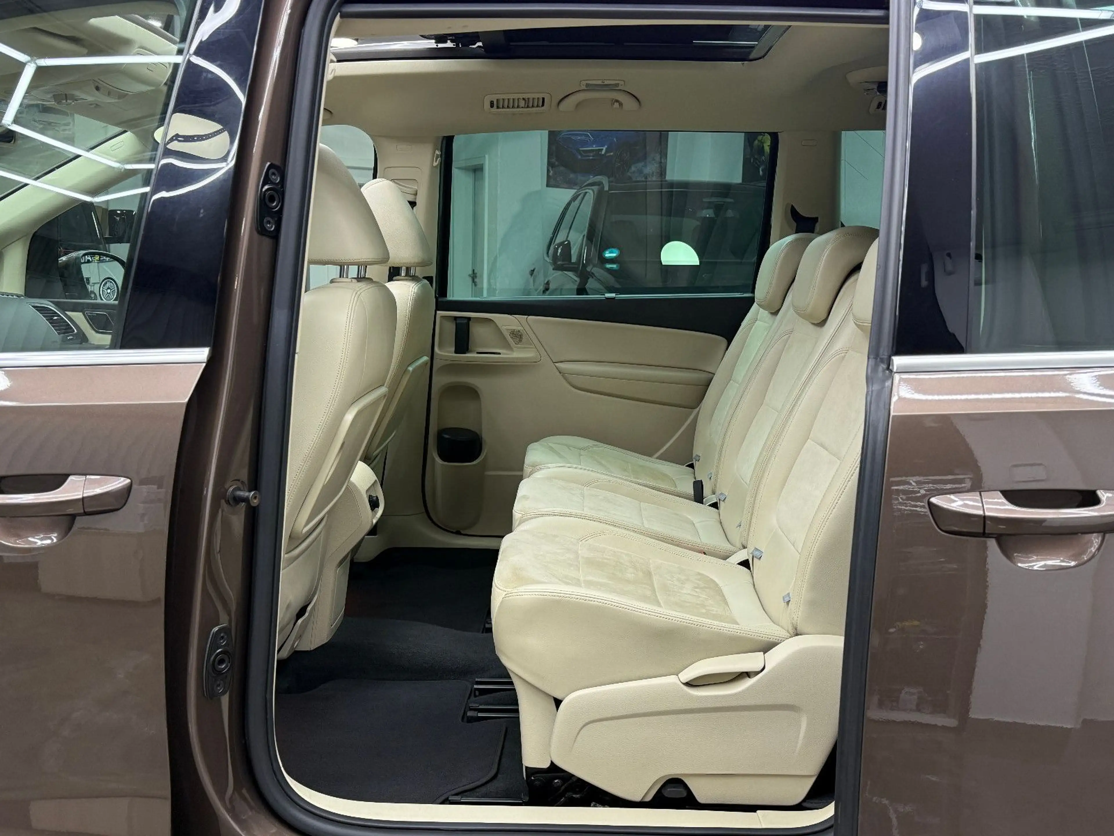 Volkswagen Sharan 2.0 TDI Highline 7-Sitzer DSG Xenon Pano — photo 14