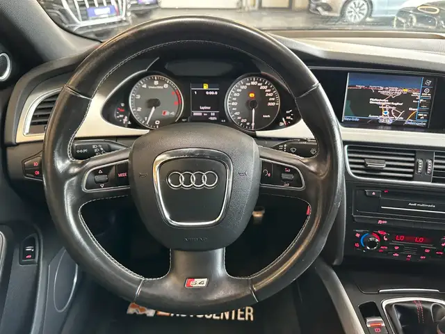Audi S4 view 8