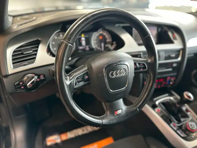 Audi S4 view 11
