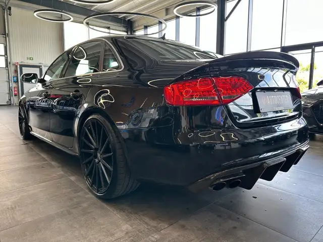 Audi S4 view 25