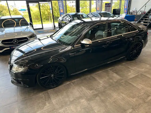 Audi S4 view 24